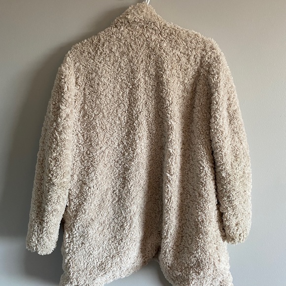 Wilfred fuzzy coat - Picture 3 of 3